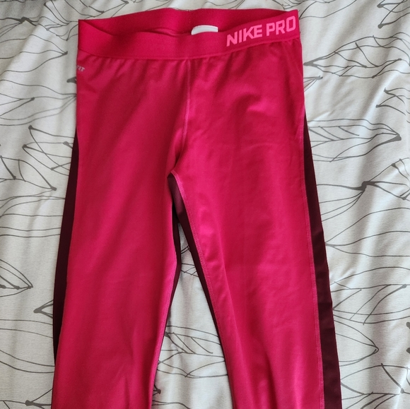 Nike Pro Capris - Picture 1 of 4